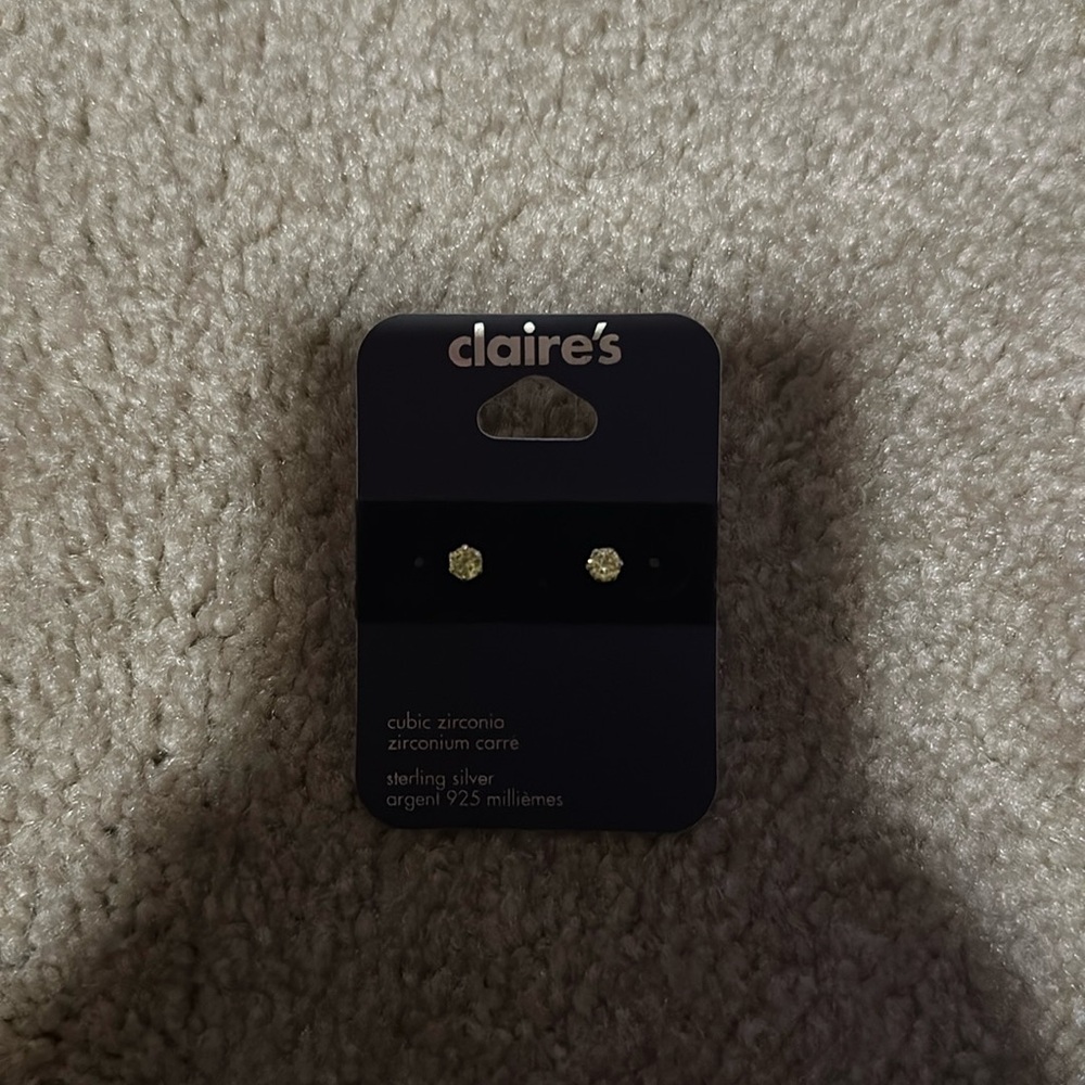 Cute earrings in the brand Claire’s